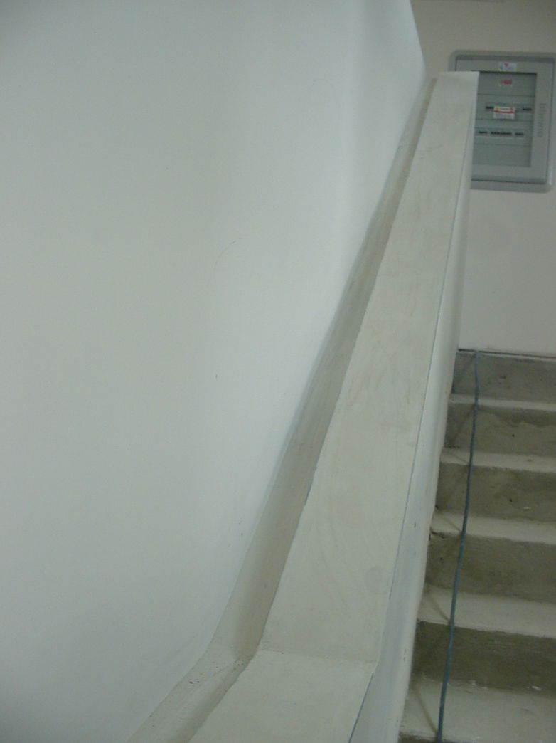 Paramano in cartongesso per scala.JPG